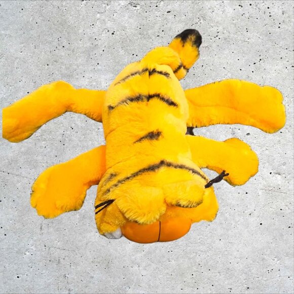 Vintage Licensed Garfield Laying Flat Plush - Picture 5 of 5